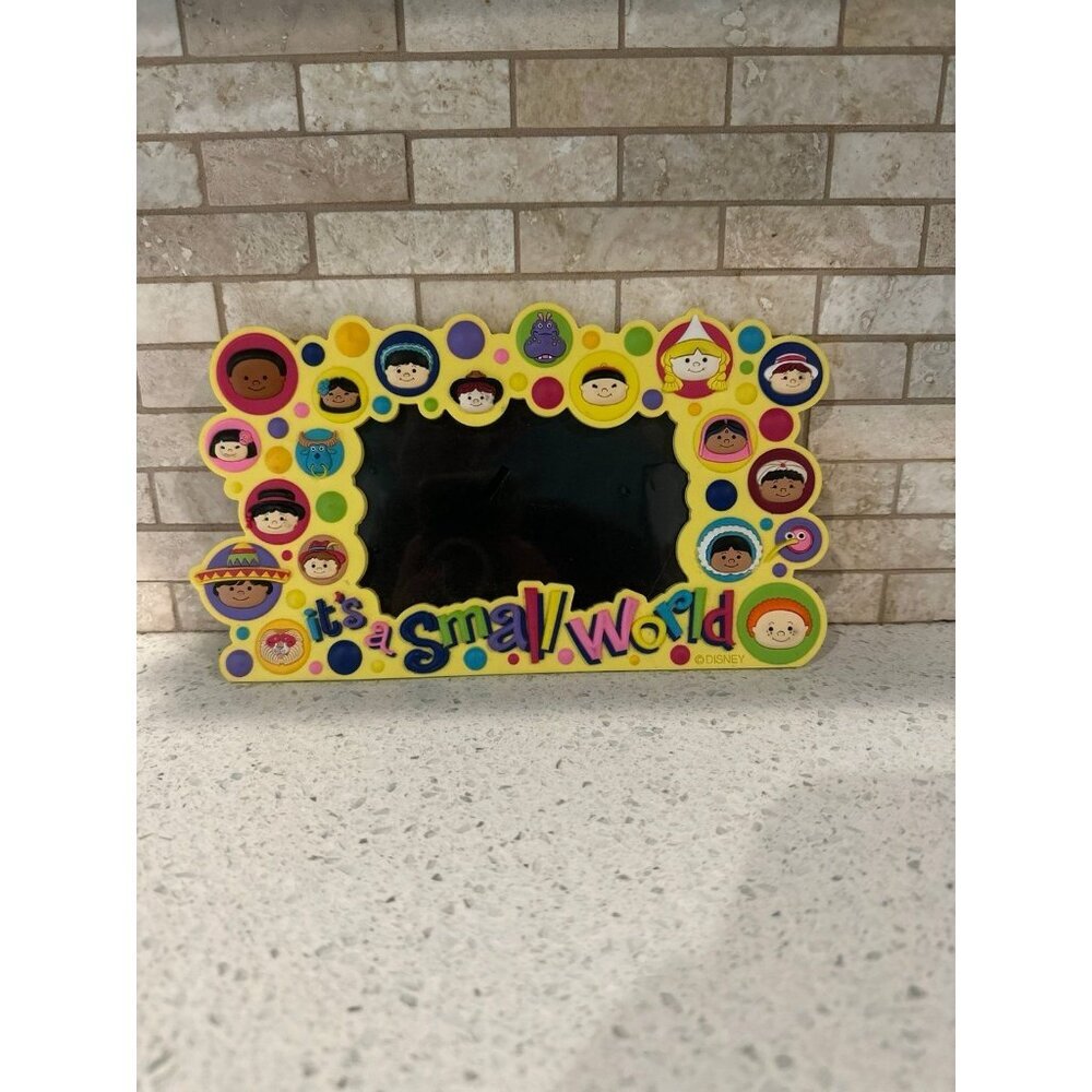 Disney Parks It’s A Small World 3D Rubber Desktop Frame 4x6 Photo Rare Vintage